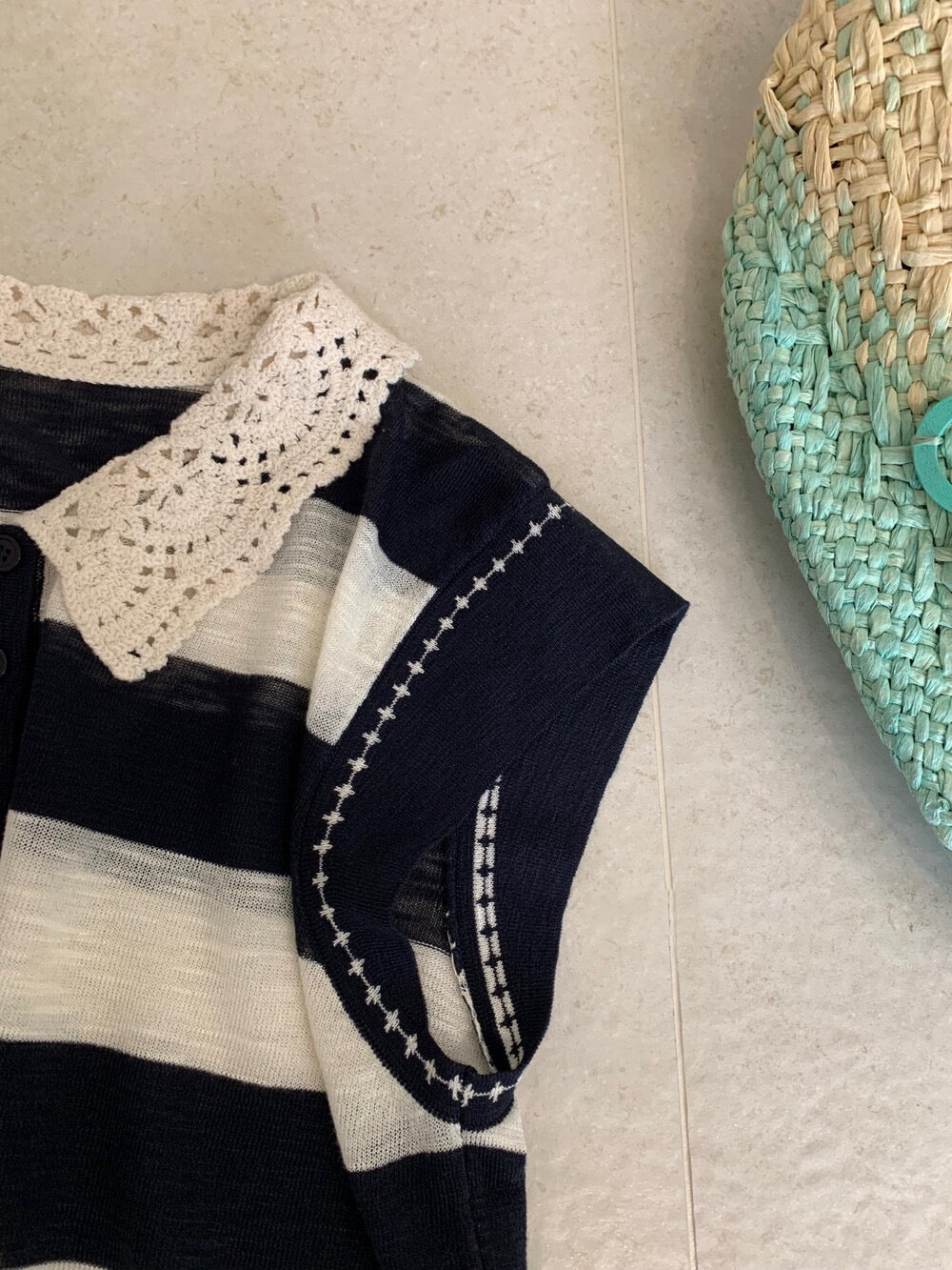 K27 / 拼接鈎花袖撞色袖邊小鈕扣飛飛袖NT