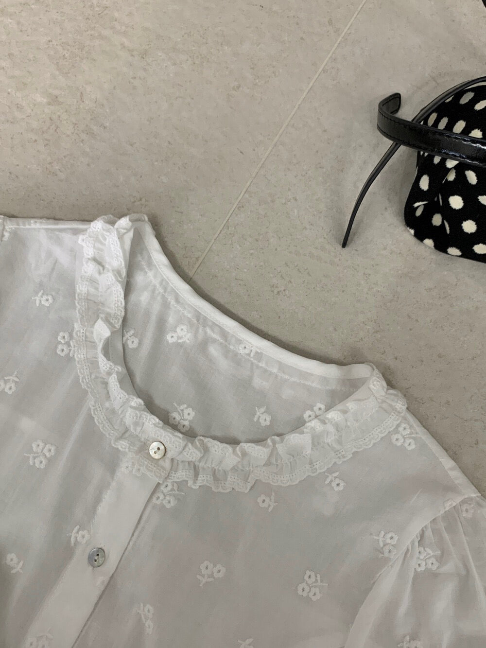 // 木耳花邊小刺繡lace腳排扣BL