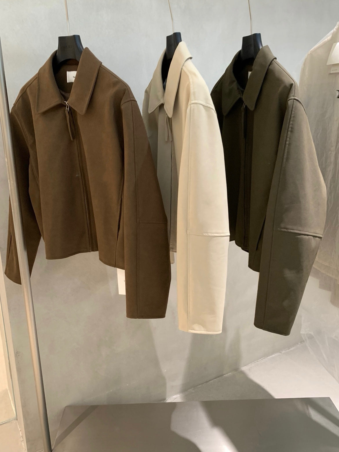 // 帥氣翻領麂皮絨拉鍊外套