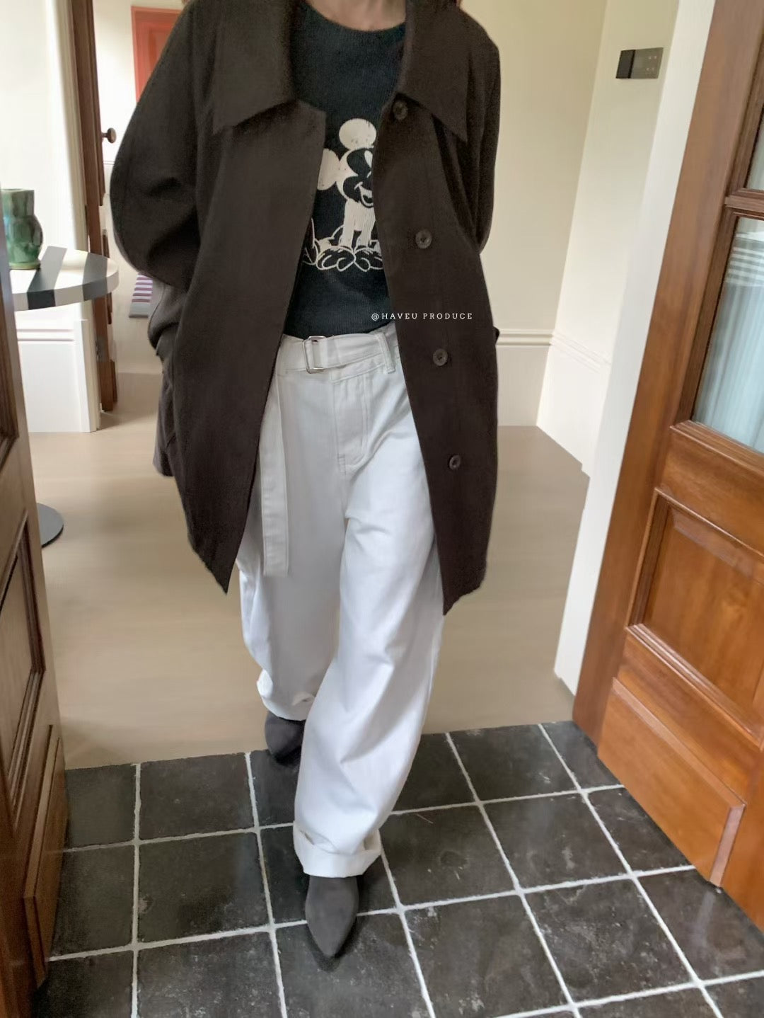 // 簡單利落的中長翻領trench coat