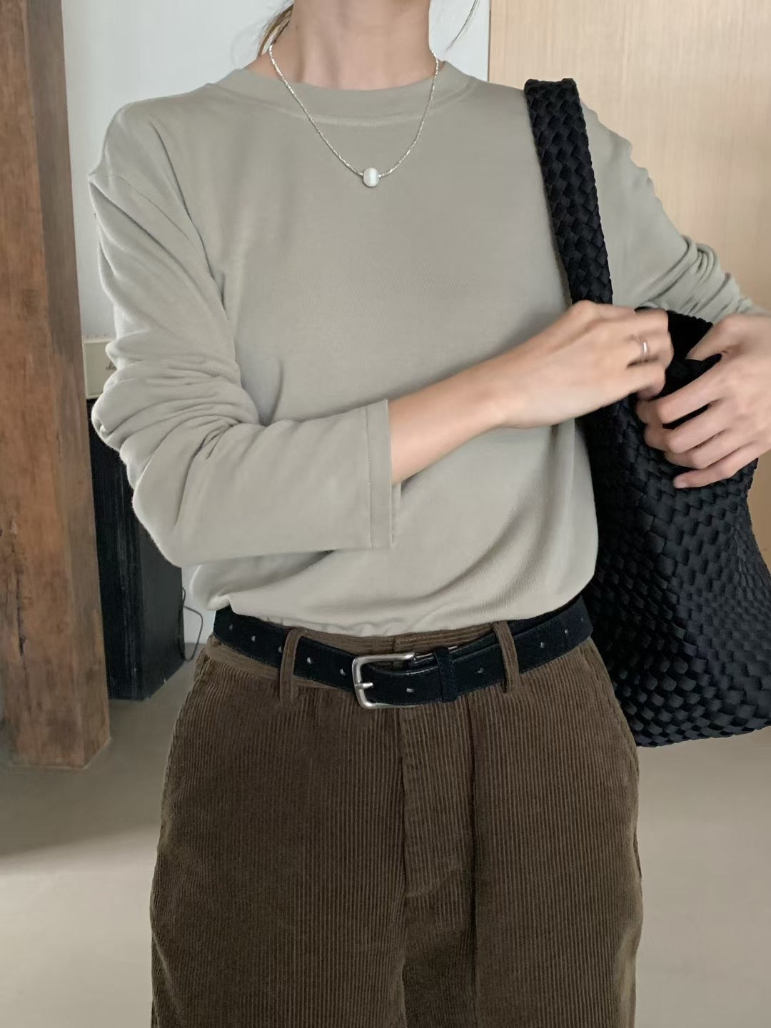 // 必包的高級感磨毛親膚長袖打底TEE