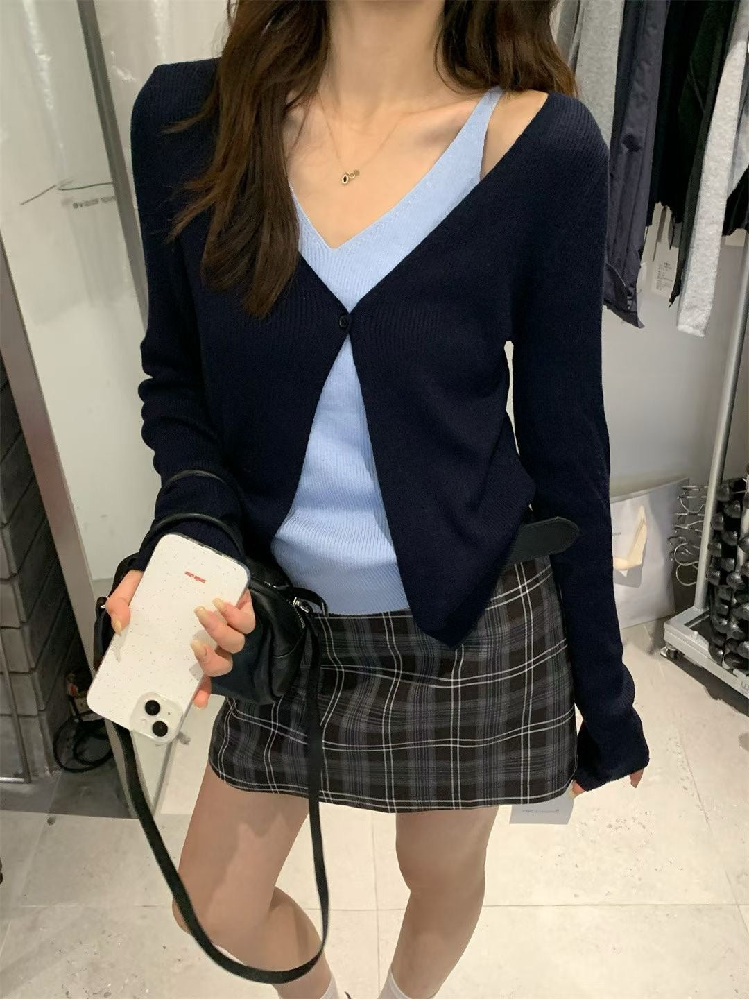 // 單鈕扣+V領背心假兩件上衣