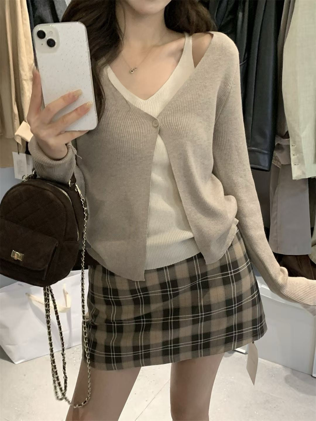 // 單鈕扣+V領背心假兩件上衣