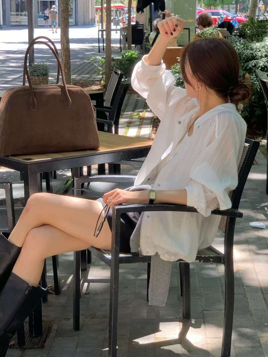 // 暗紋束腳尾透薄防曬外套