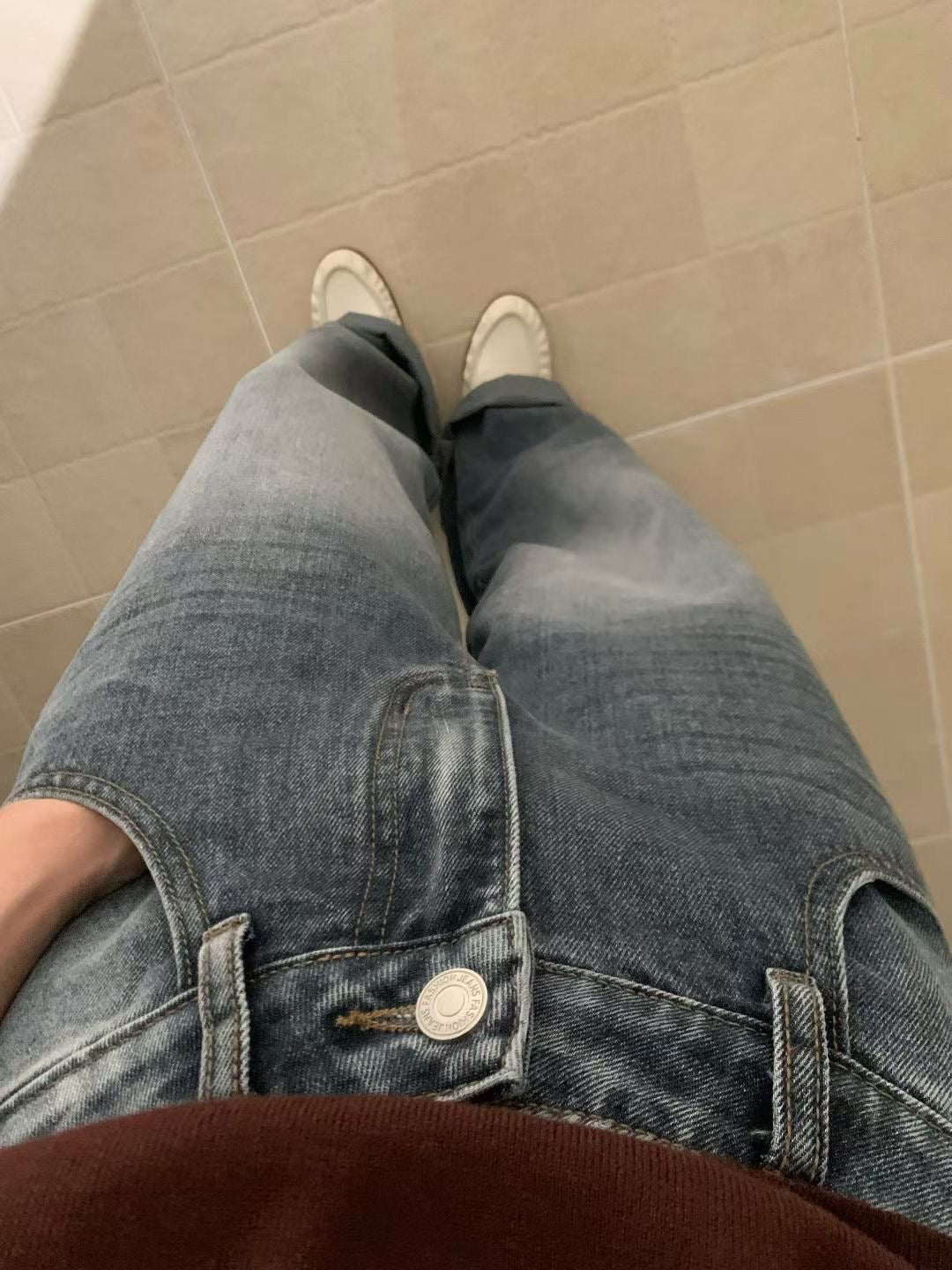 // 復古洗水色調牛仔褲