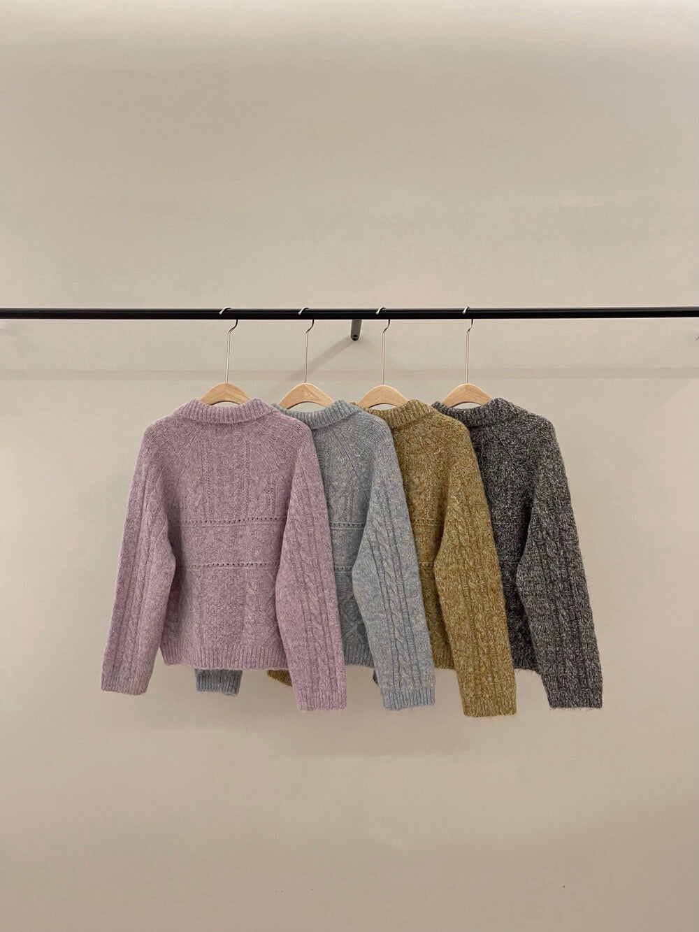 // 8%wool彩紗線菱格麻花翻領CD