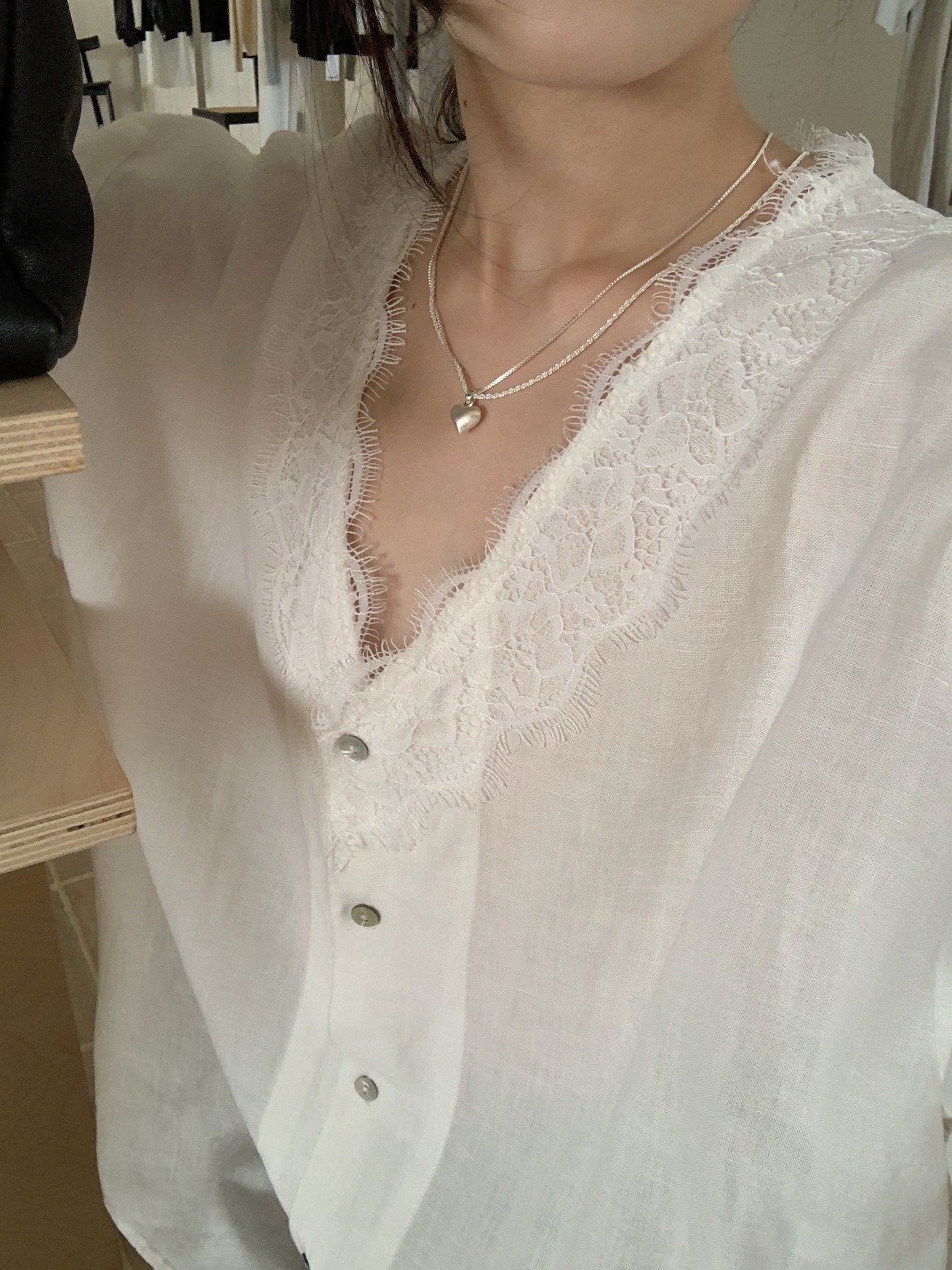 // 高質天絲拼接lace領口BL