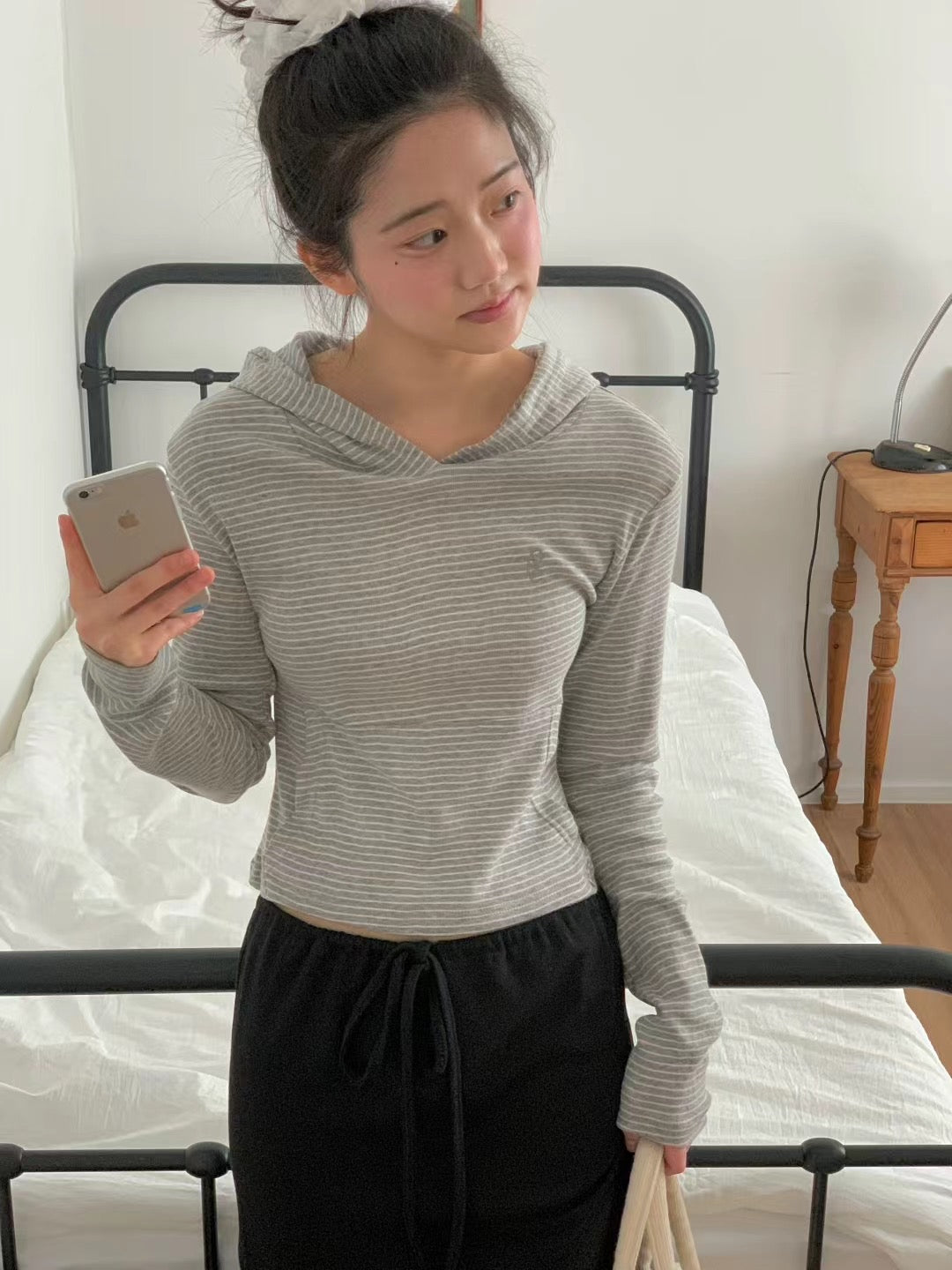 // 超顯瘦口袋間條連帽修腰上衣