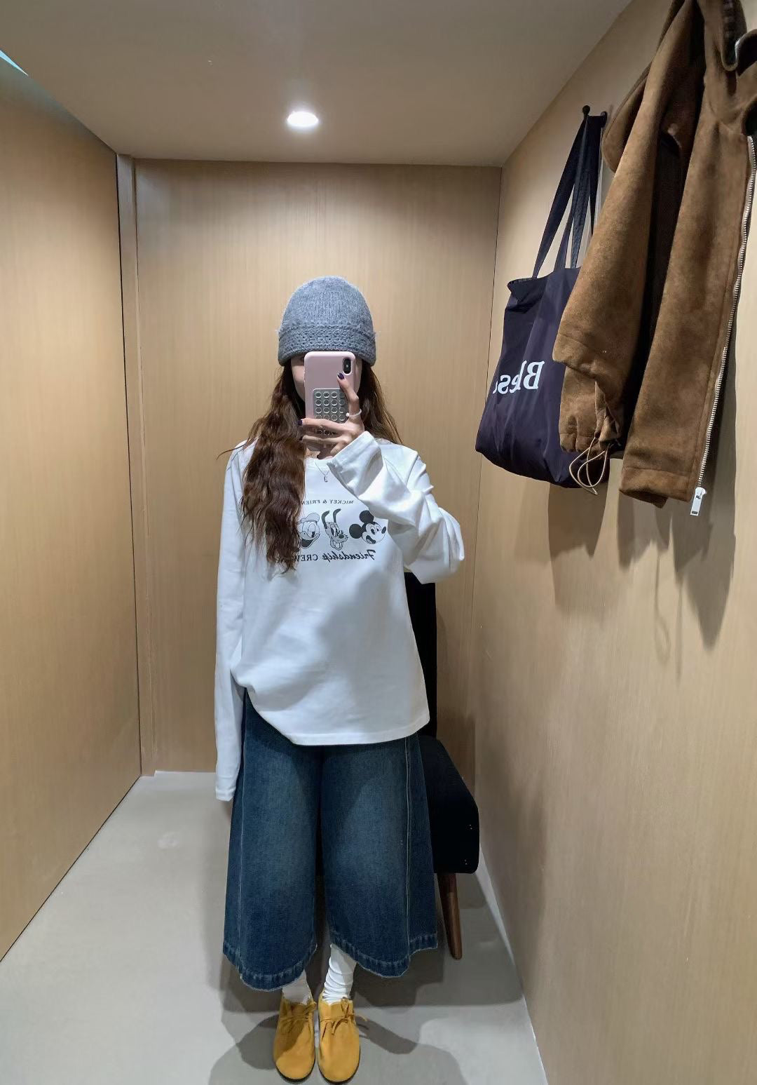 // 洗水色超絕的八分牛仔褲