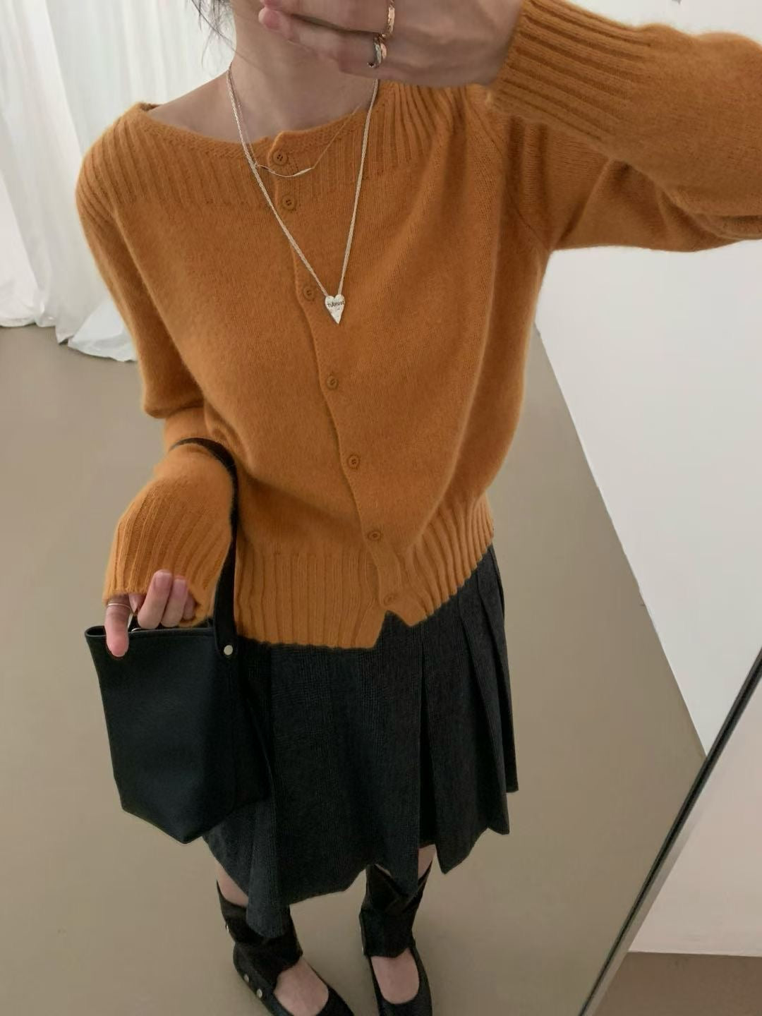 // 粗織紋邊特別領口CD