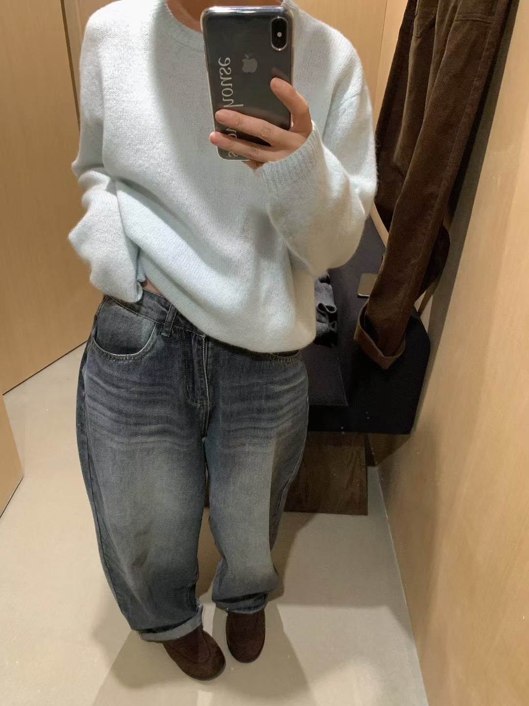 // 100%羊毛經典圓領NT