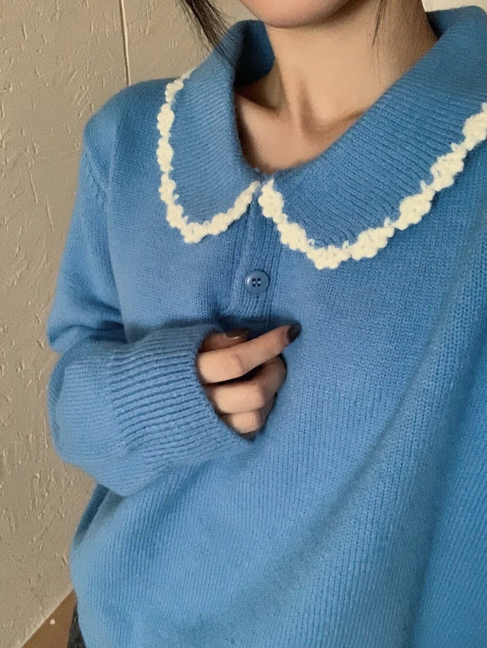 // 鈎花花邊圓翻領毛衣