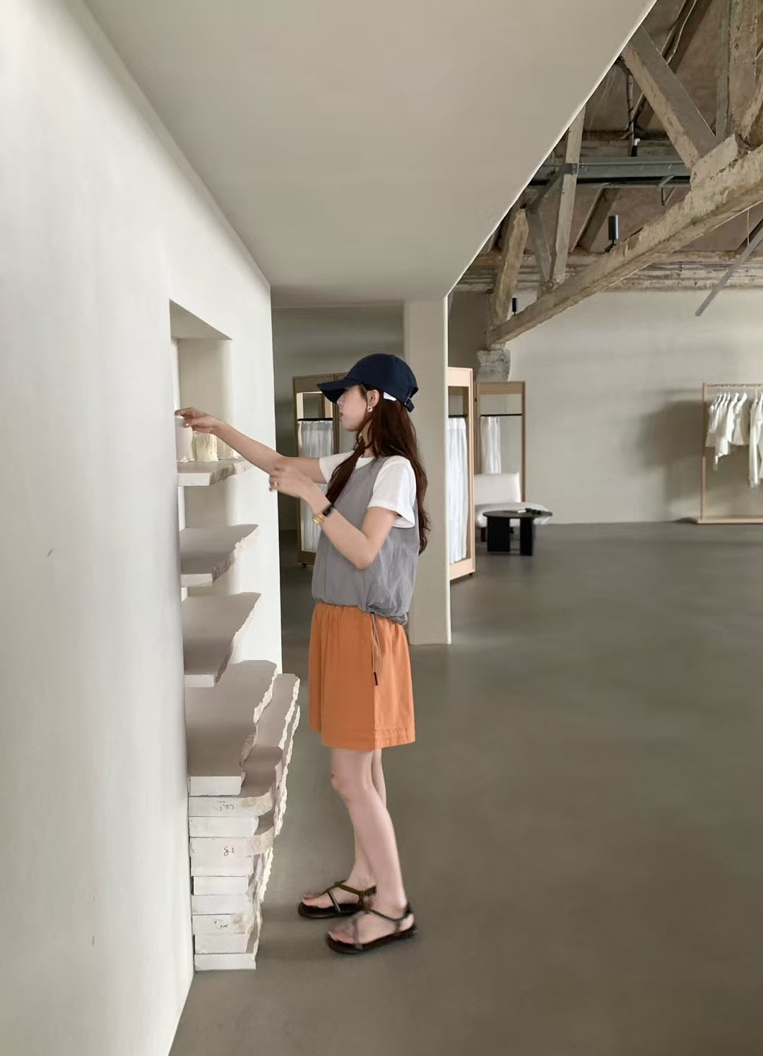 // 夏天超涼快質料後拉鍊束腳背心