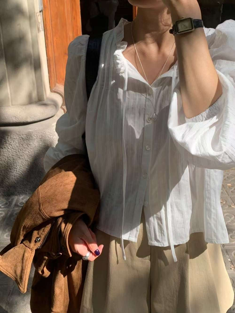 // 暗紋荷葉領口綁帶BL