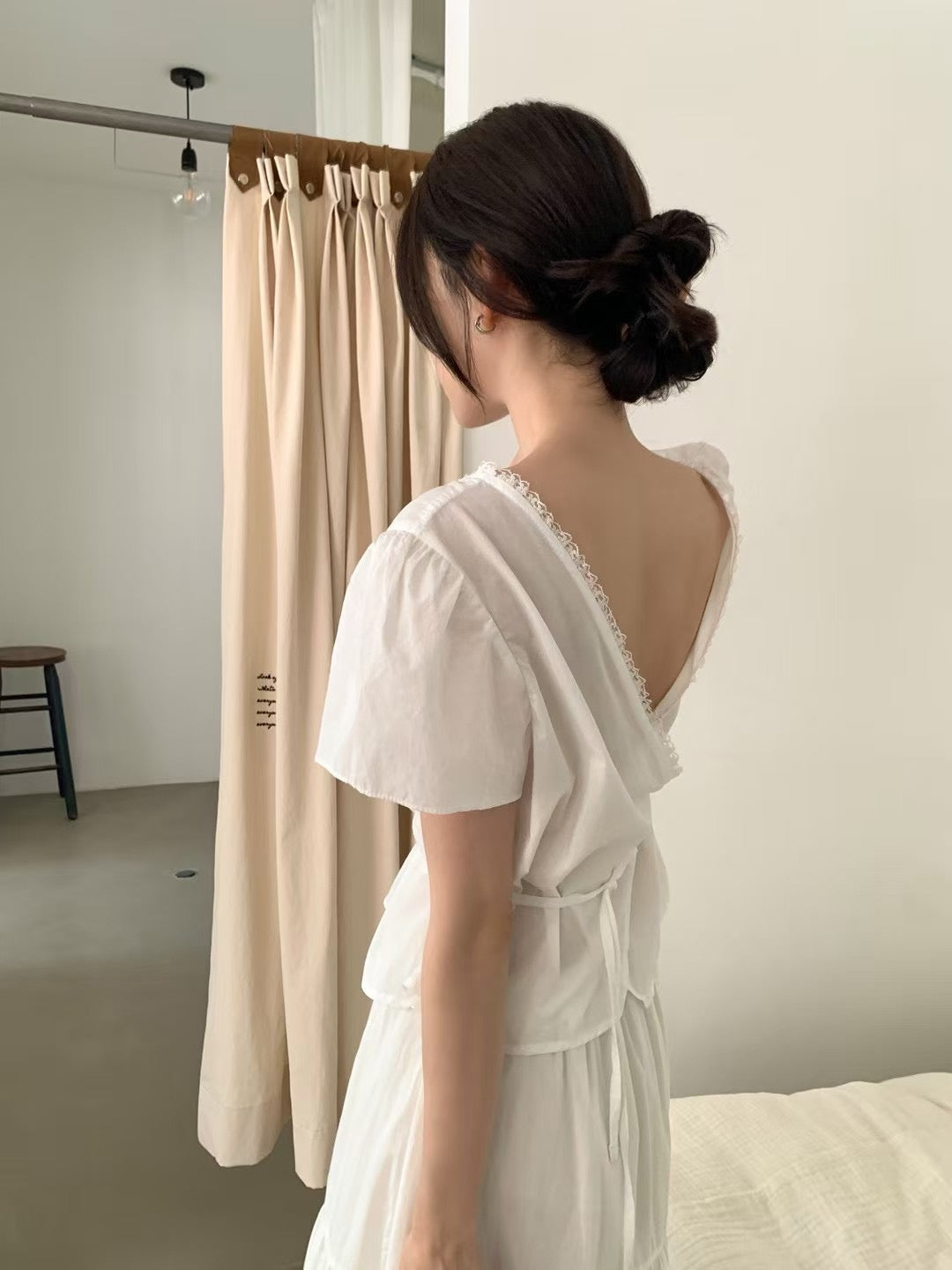 // 可前後兩穿一件式lace邊BL