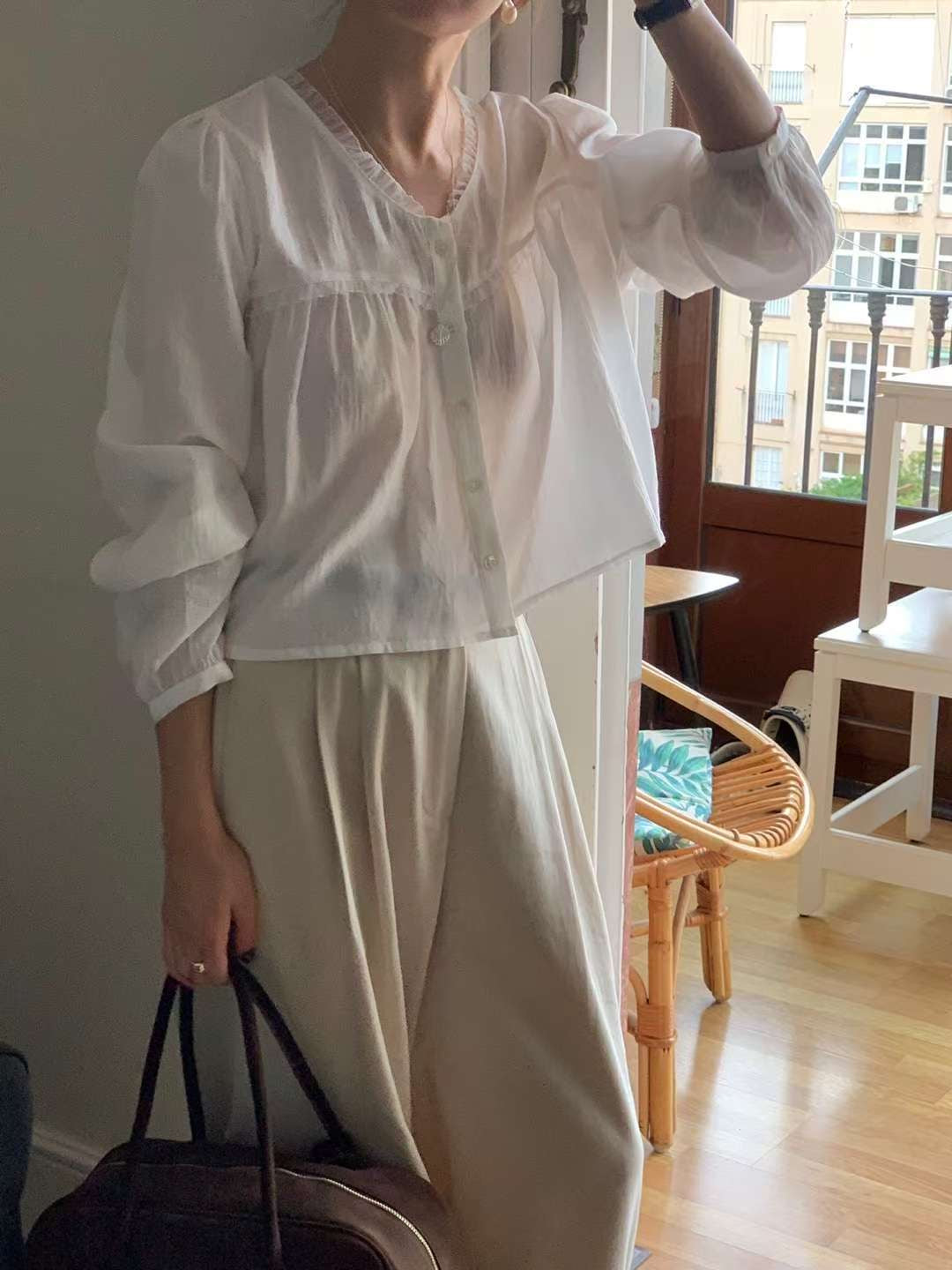 // 微微光感lace邊排扣微傘型BL