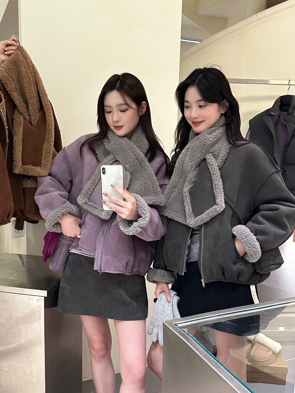 // 皮毛一體圓領拉鏈外套(連頸巾+袋仔)