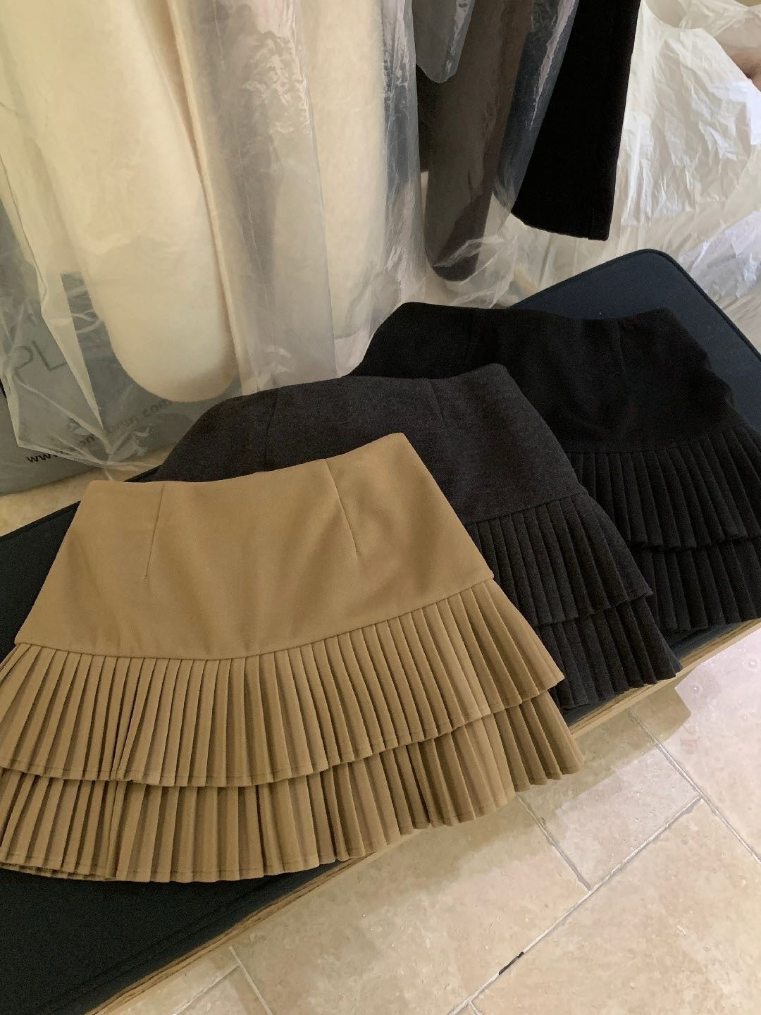 // 復古雙層細百褶毛呢短裙