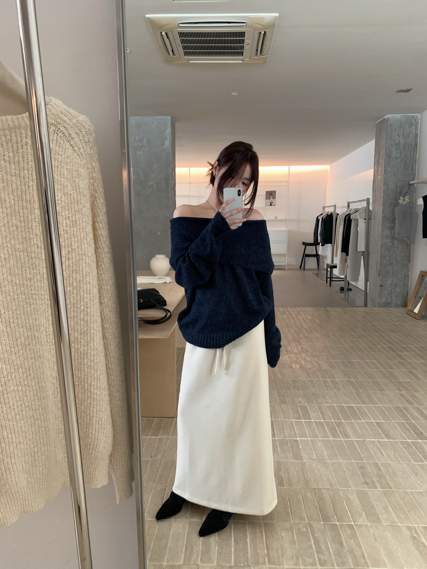 // 超軟糯馬海毛一字領NT