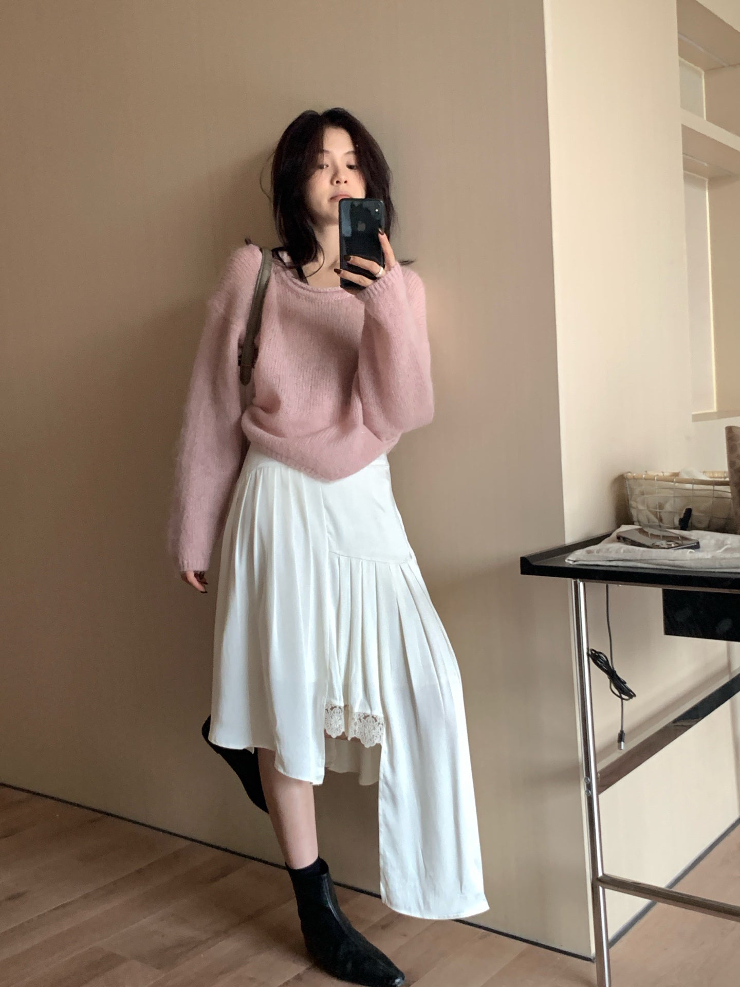 // 溫柔色系卷卷領口毛毛感NT