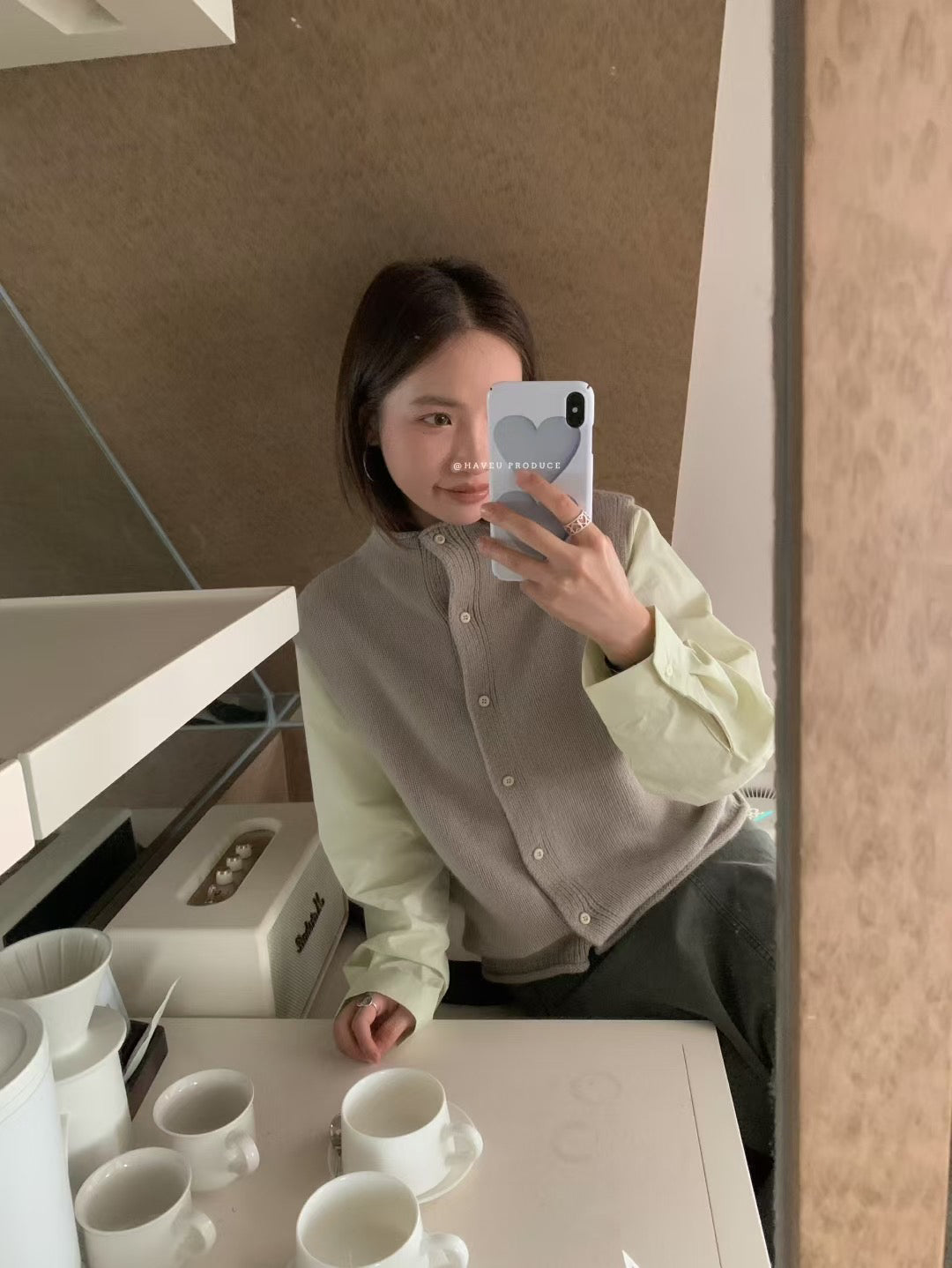 // 超減齡水彩色純色口袋SH