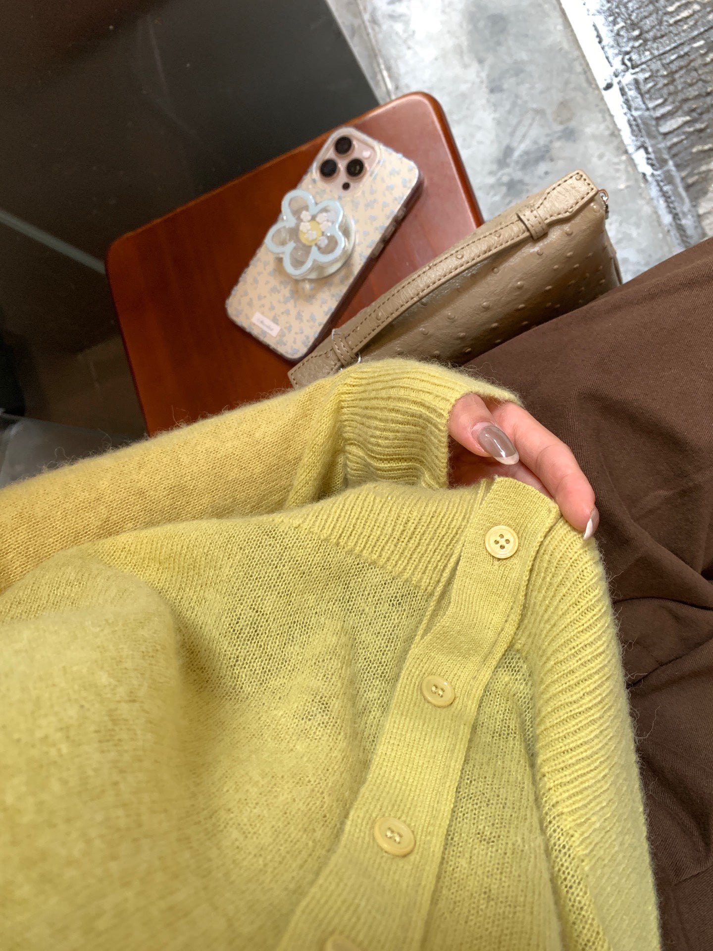 // 軟糯三色圓領開胸CD