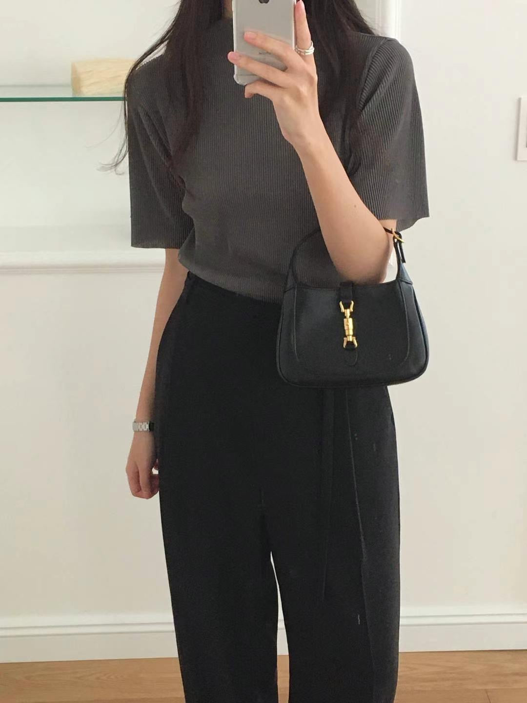 // 細百褶小立領BL