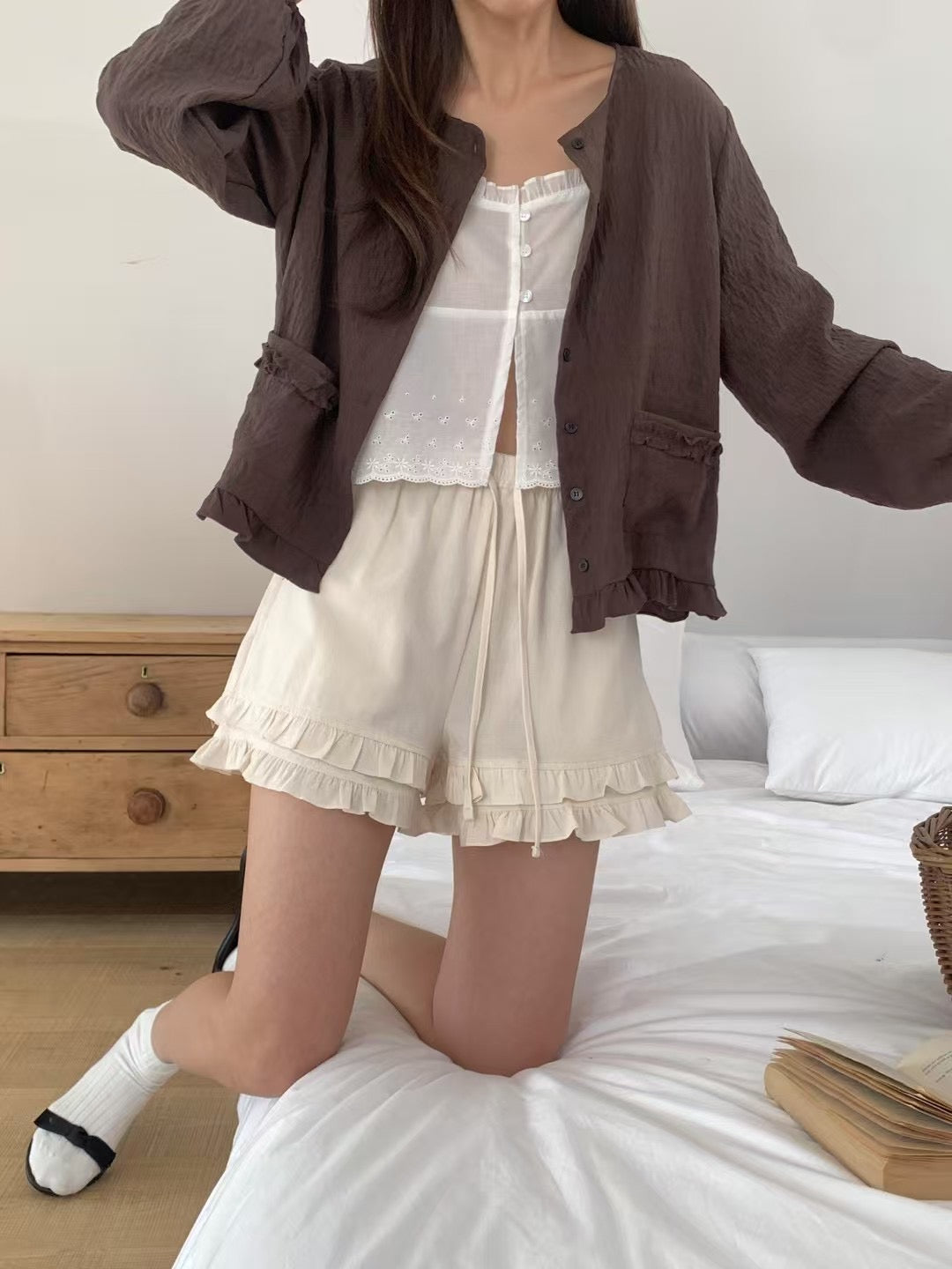 // 可愛感荷葉花邊短褲