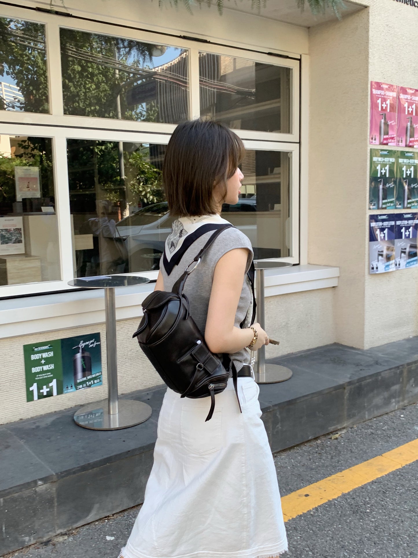 // 小半領飛飛袖針織背心