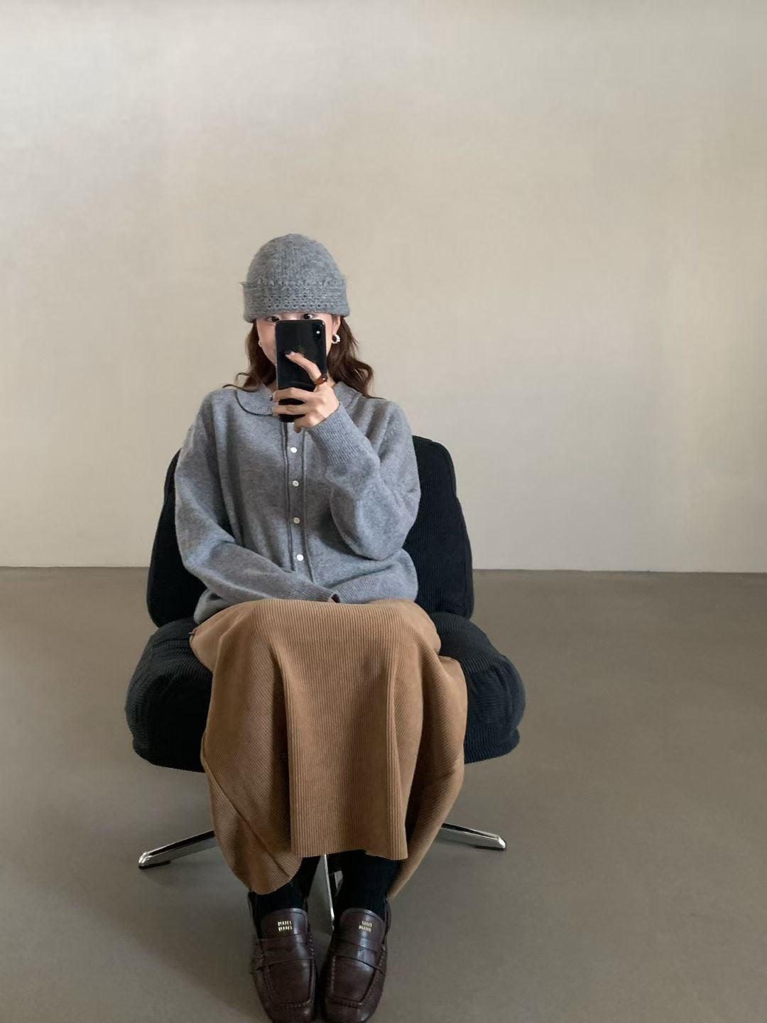 // 超大彈力絨感中裙