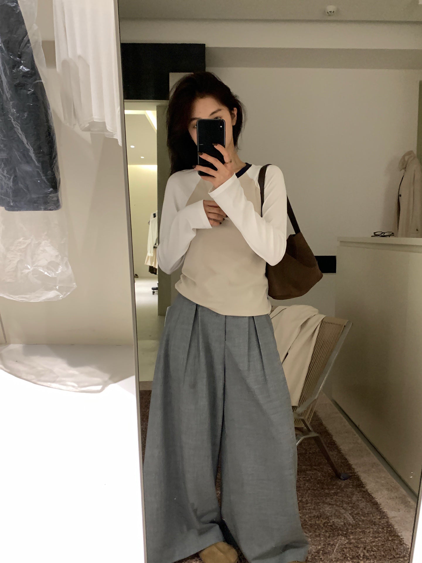// 壓褶設計闊腳垂感西褲