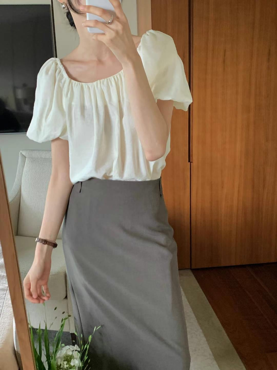 // 兩種穿法光澤感泡泡袖BL