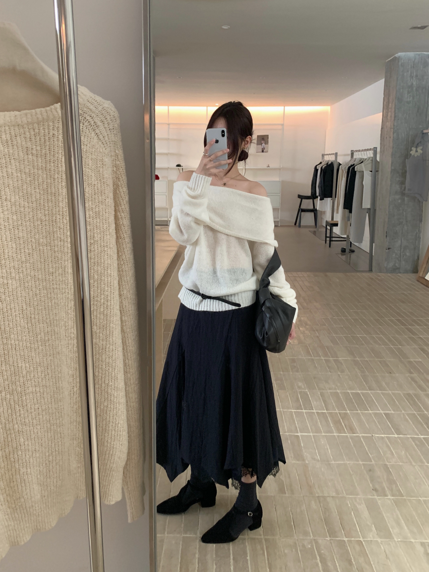 // 超軟糯馬海毛一字領NT