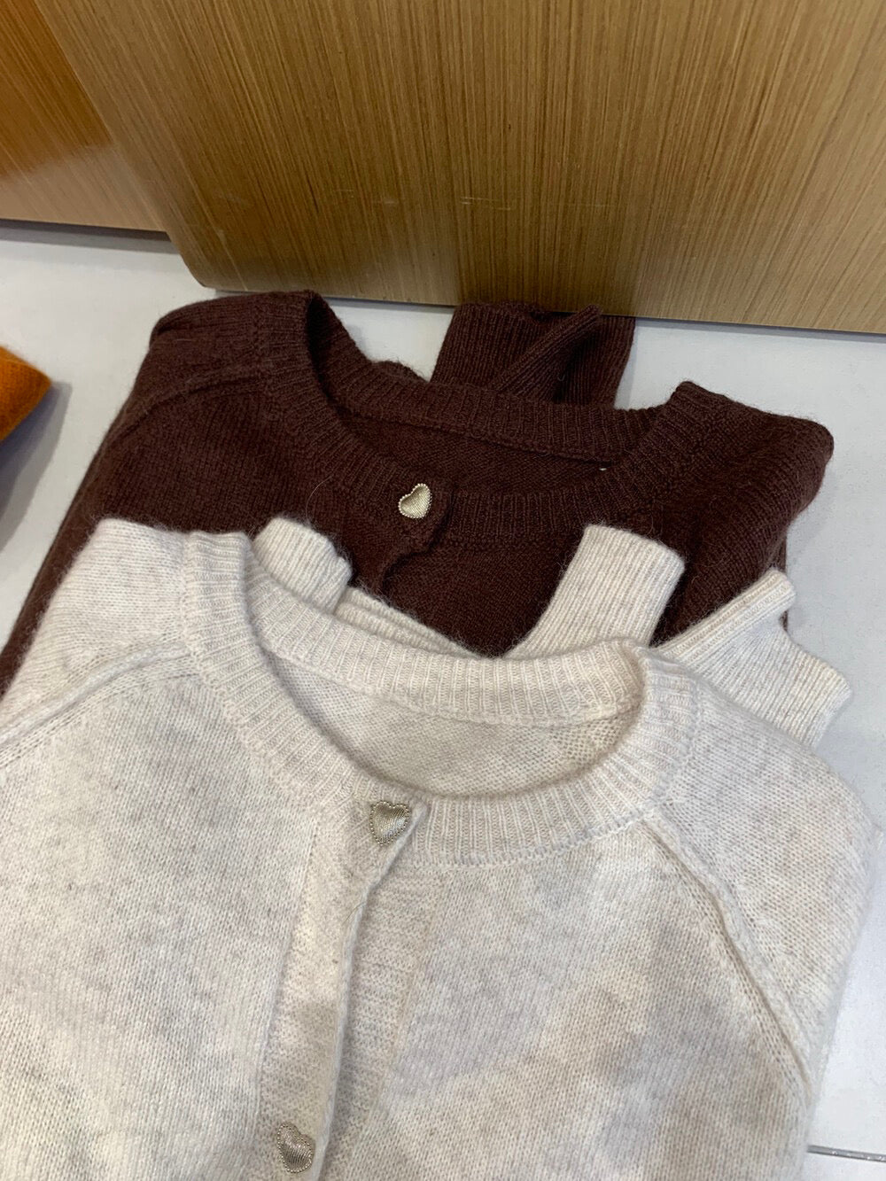 // 30%綿羊毛心心鈕扣插肩CD