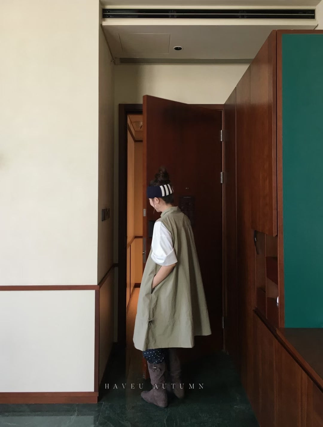 // 山系女孩可調節領口抽繩下擺背心外套
