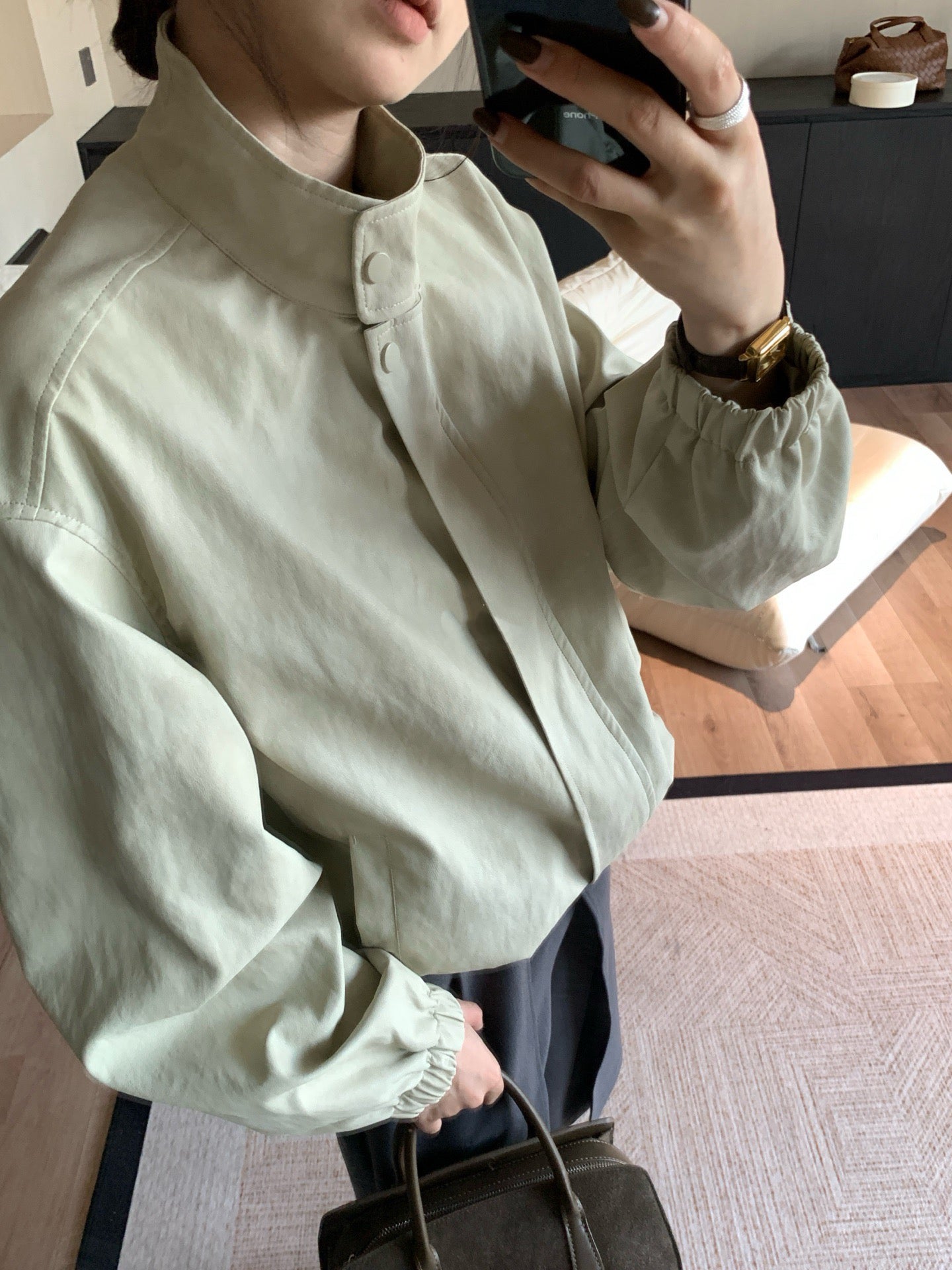 // 做舊刷色可束腳立領皮外套