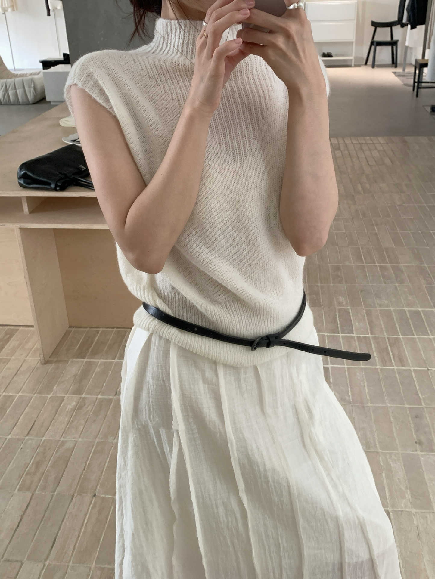 // 不修邊氛圍感壓褶中裙