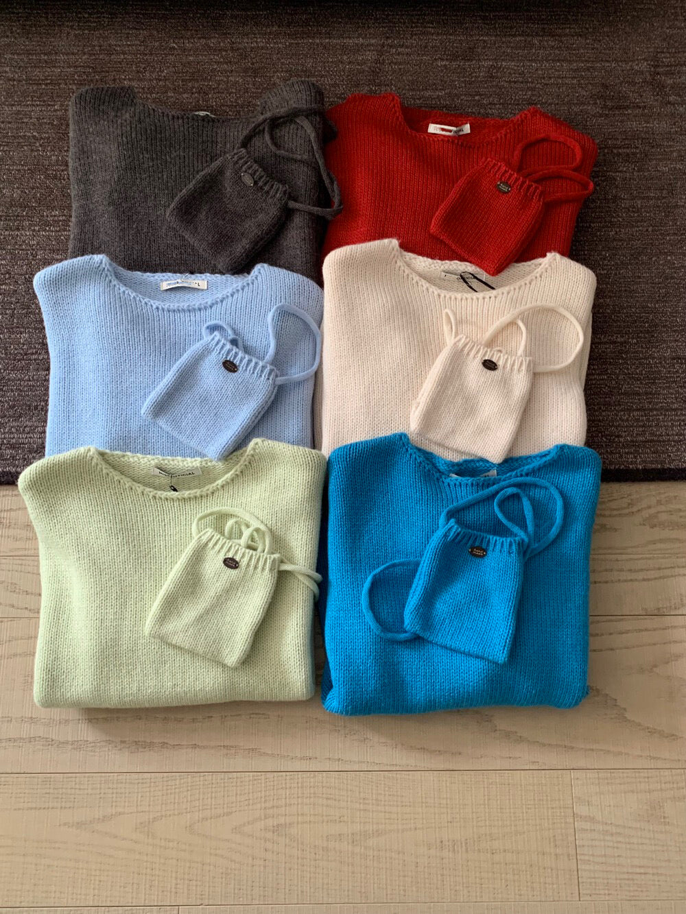 // 20%羊毛疏針圓領NT(連小袋仔)