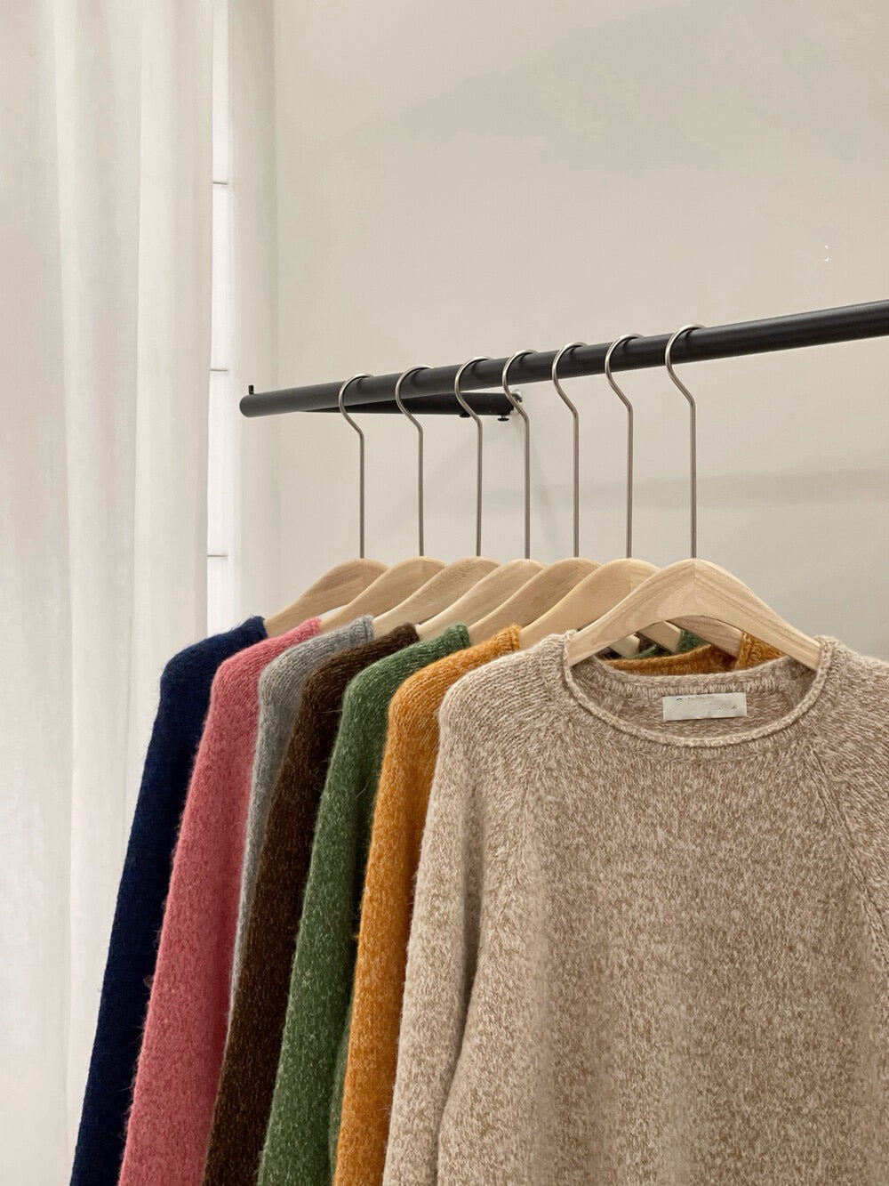 // 5%兔毛混針花線圓領卷邊毛衣