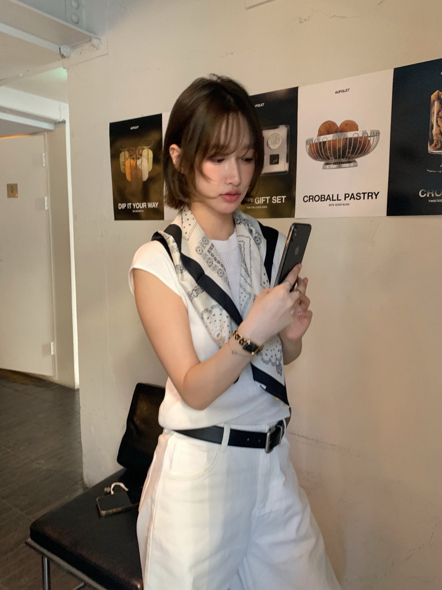 // 小半領飛飛袖針織背心