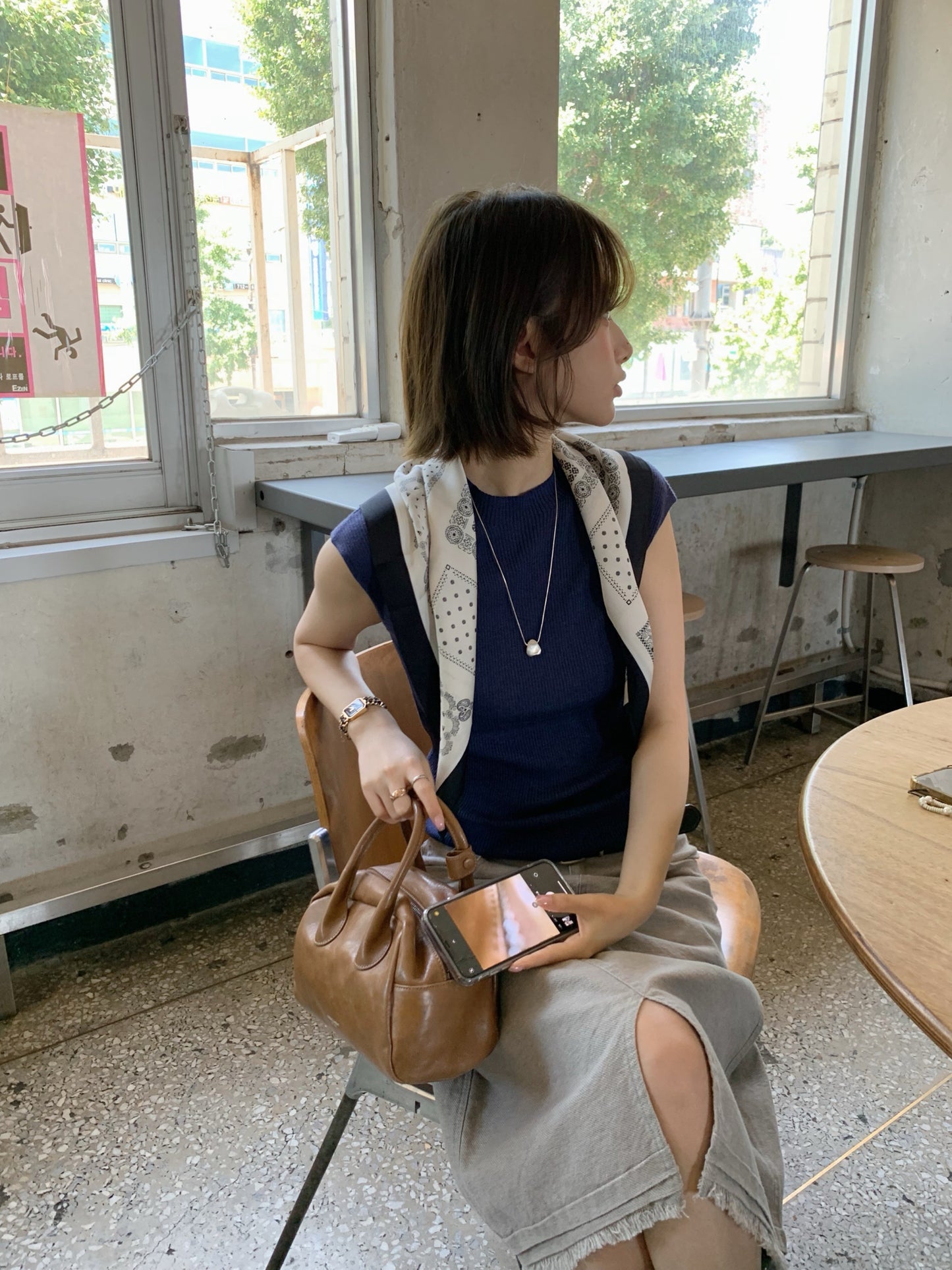 // 小半領飛飛袖針織背心