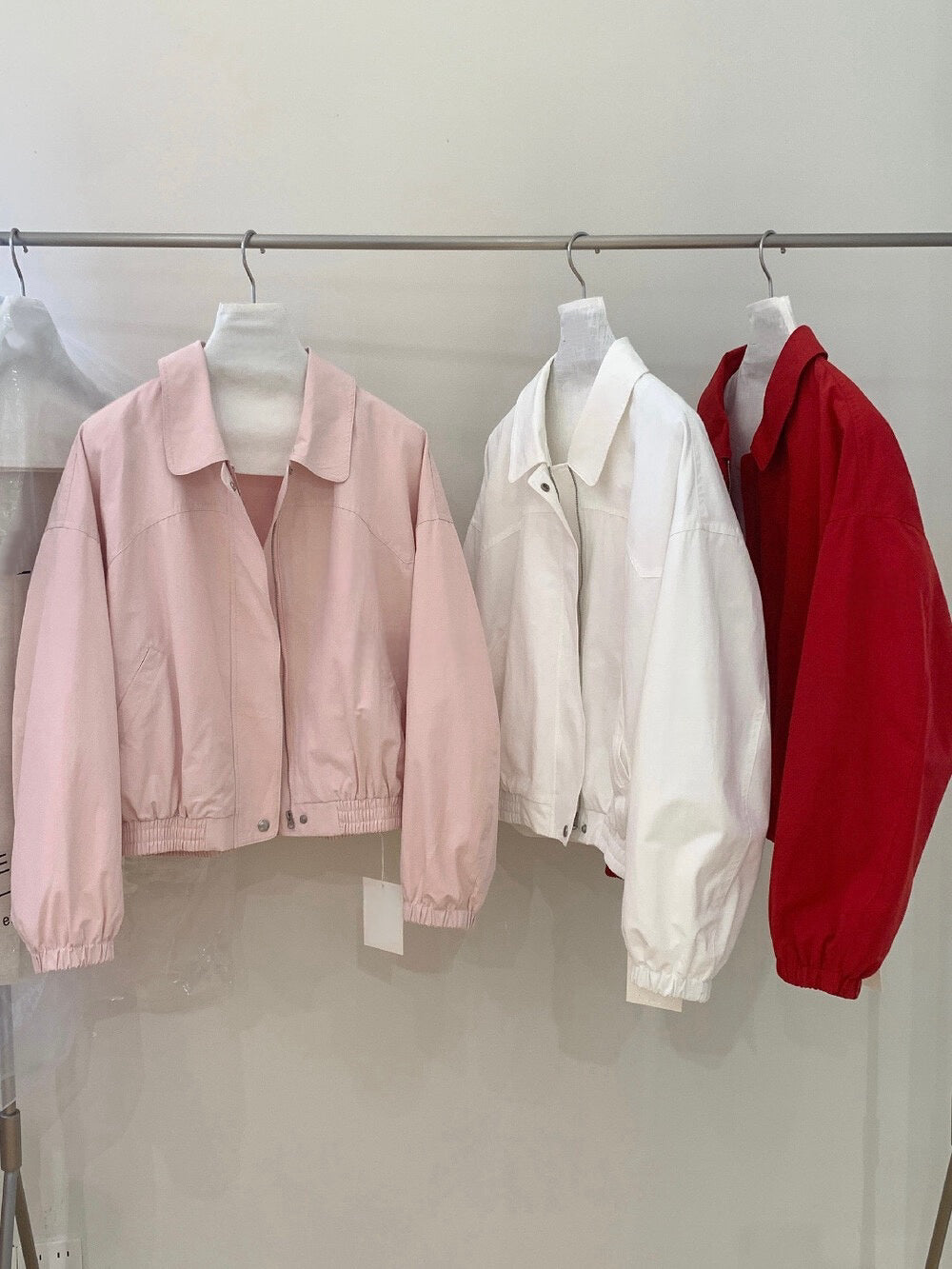 // 運動休閒風翻領拉鍊外套