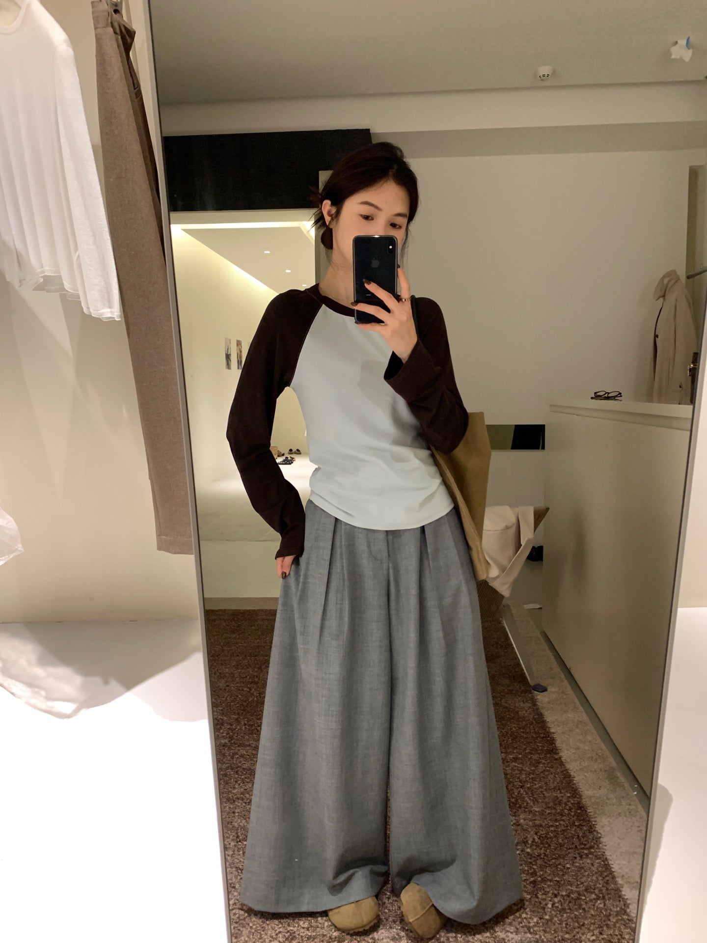 // 壓褶設計闊腳垂感西褲