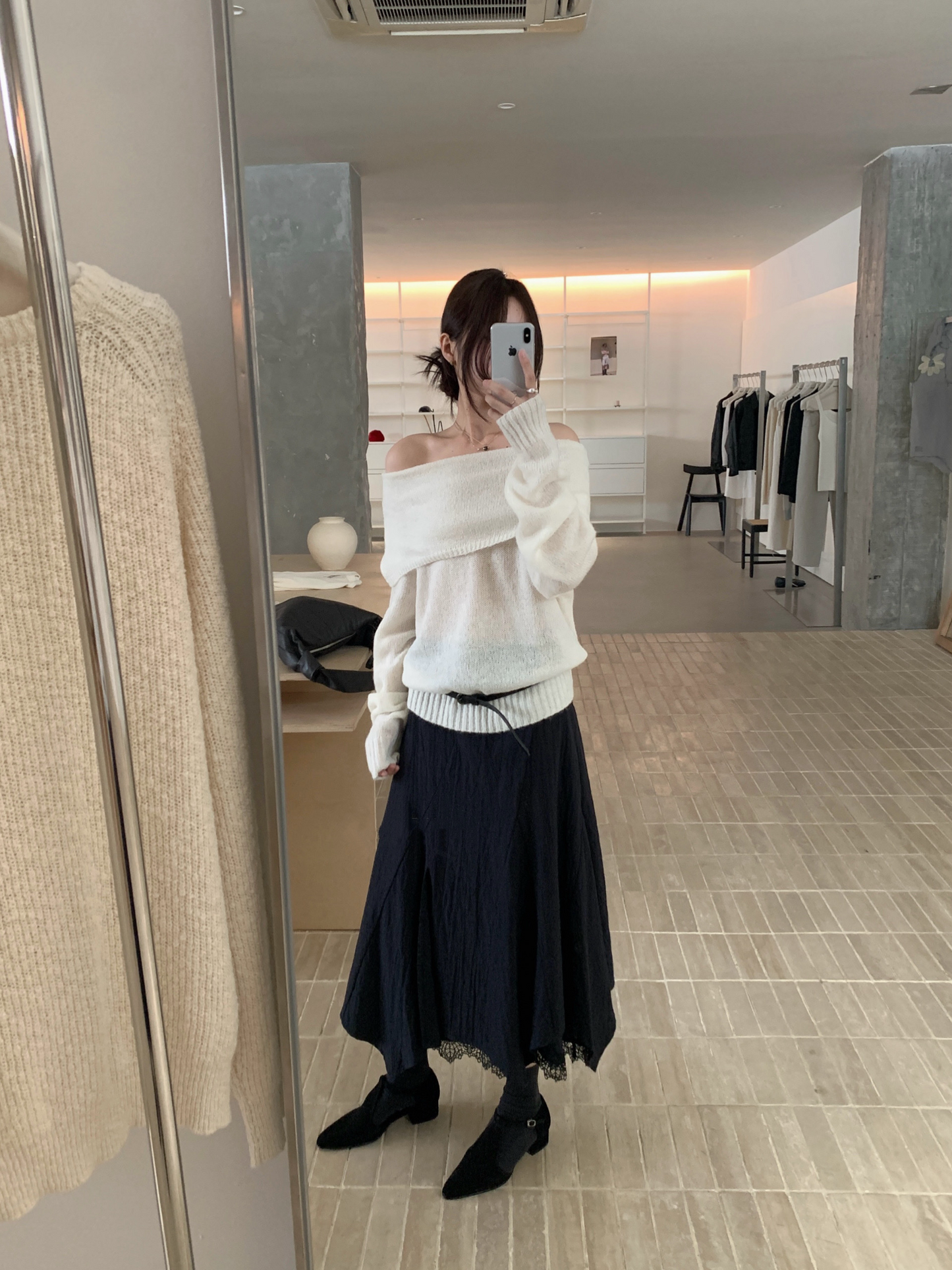 // 超軟糯馬海毛一字領NT