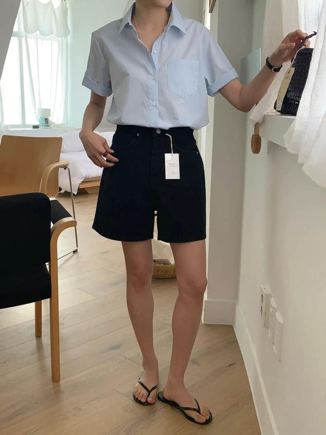 // 帥帥長度剛好的黑色牛仔短褲