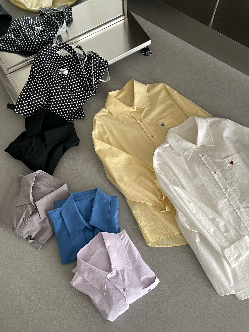 🩵 撞色心心小刺繡恤衫