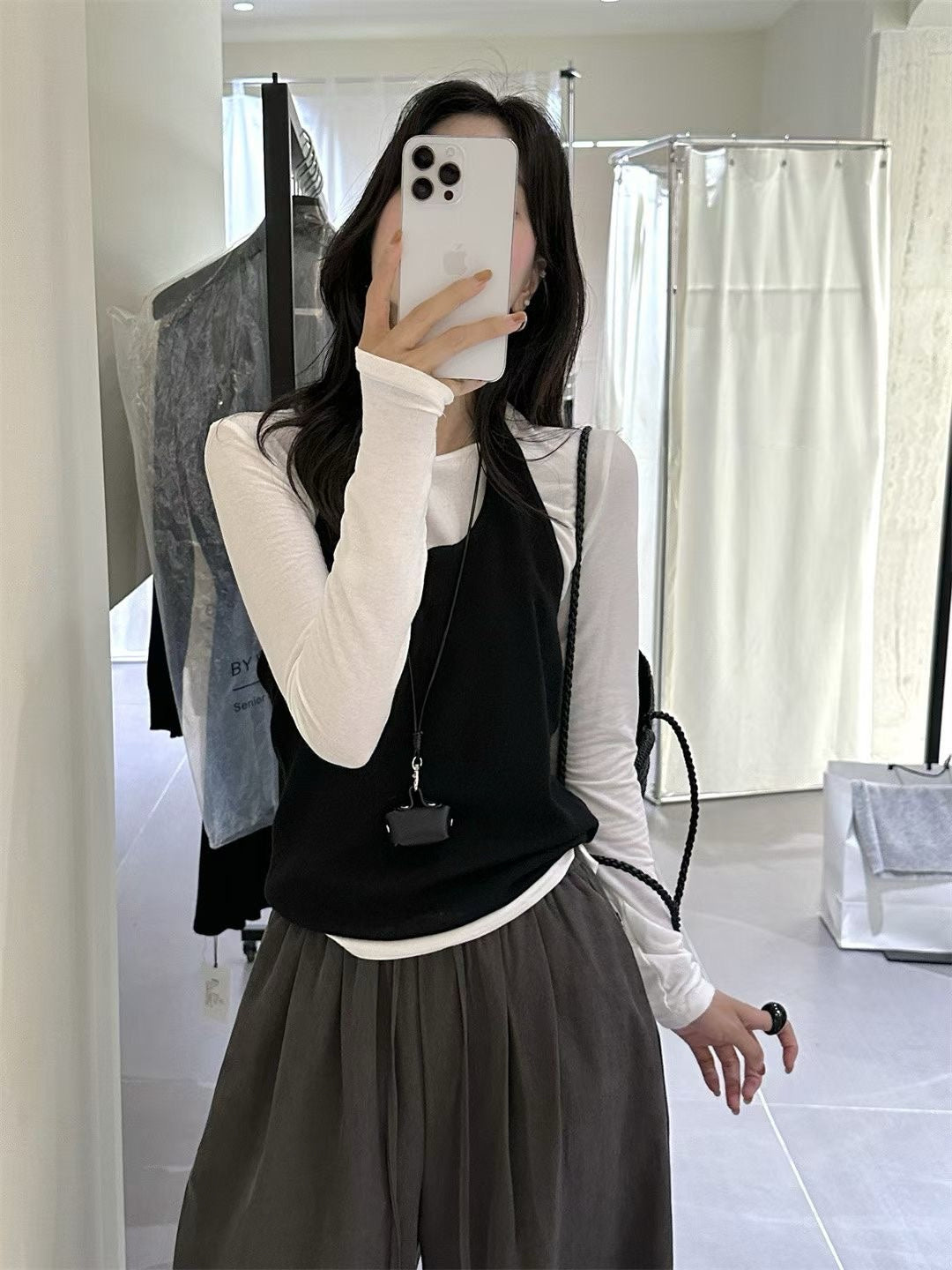 // 造型感疊穿掛頸針織背心