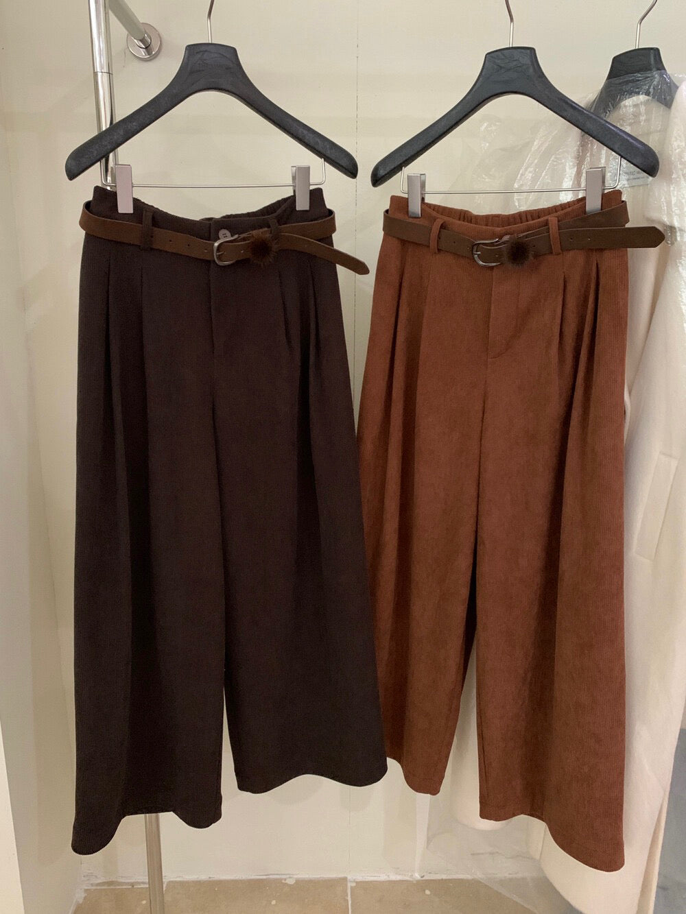 // 梨型身材必入壓褶加絨燈芯絨褲(連腰帶)