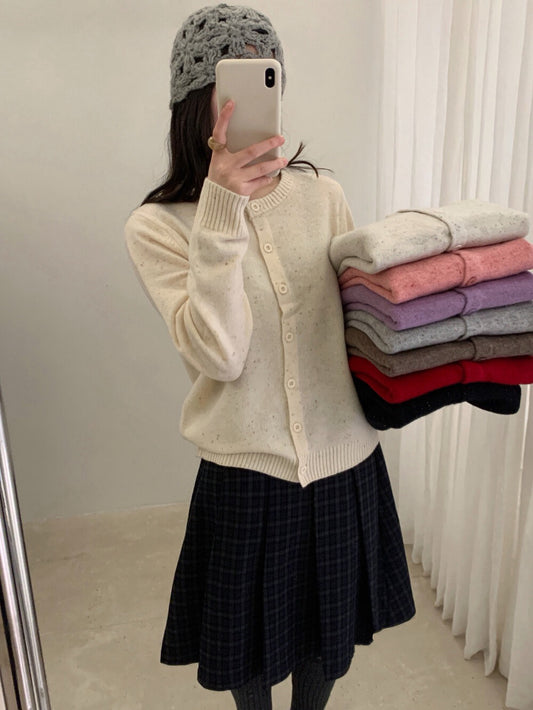 // 100%羊毛混點圓領CD