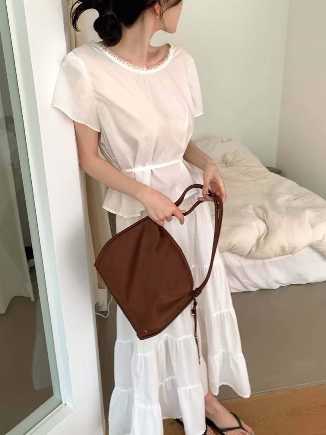 // 可前後兩穿一件式lace邊BL